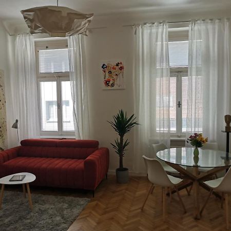 Downtown 3 Bdr Charm - Walk To All Attractions Bratislava Esterno foto