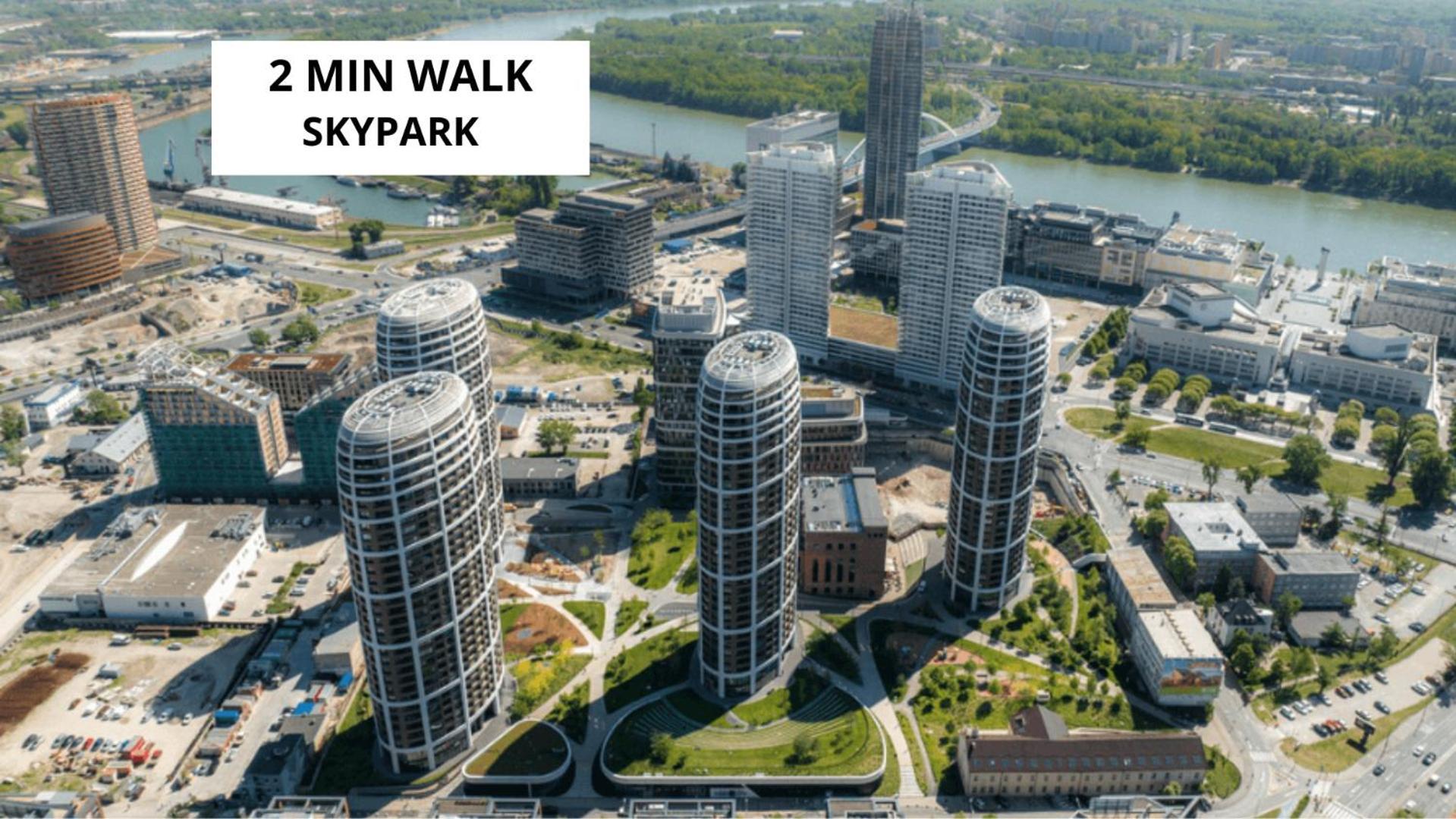 Downtown 3 Bdr Charm - Walk To All Attractions Bratislava Esterno foto